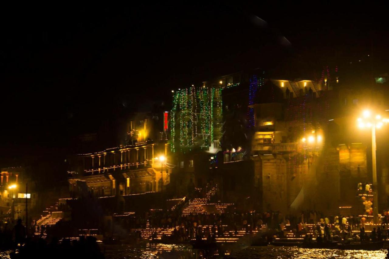 Hotel Sita Palace On Heritage Ghats Of Benaras Varanasi Exterior foto
