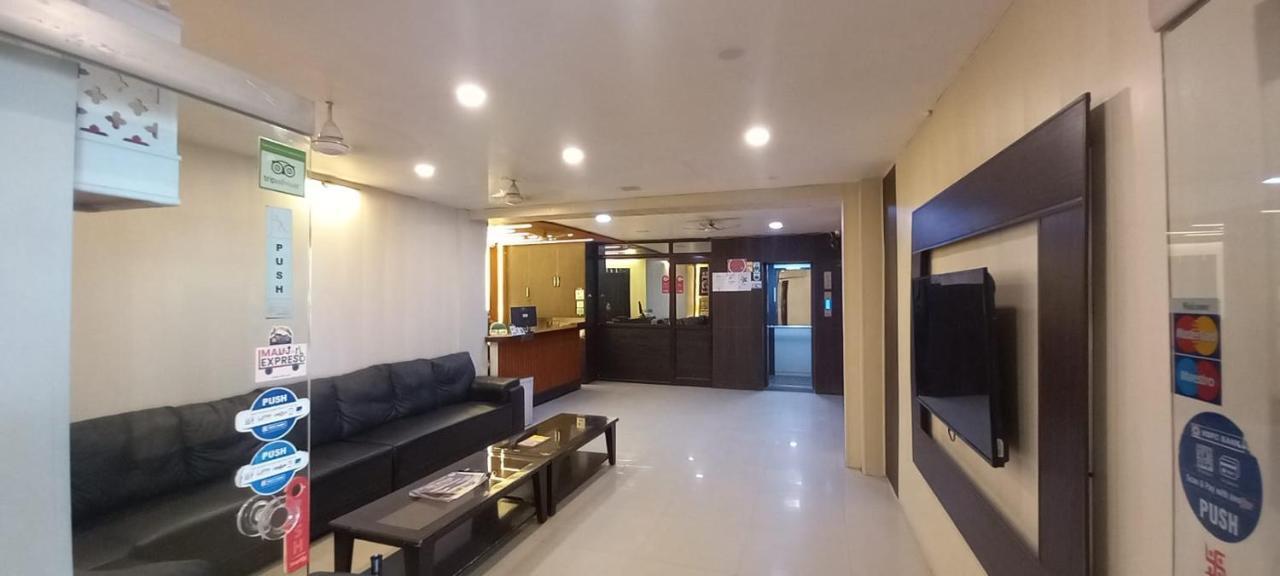 Hotel Sita Palace On Heritage Ghats Of Benaras Varanasi Exterior foto