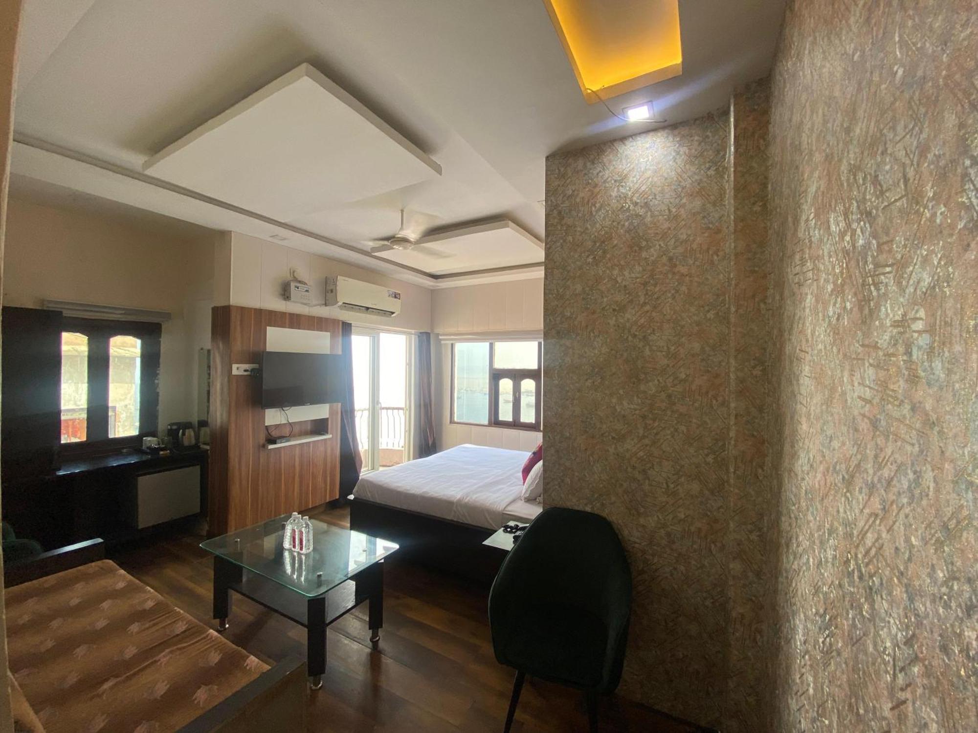Hotel Sita Palace On Heritage Ghats Of Benaras Varanasi Exterior foto