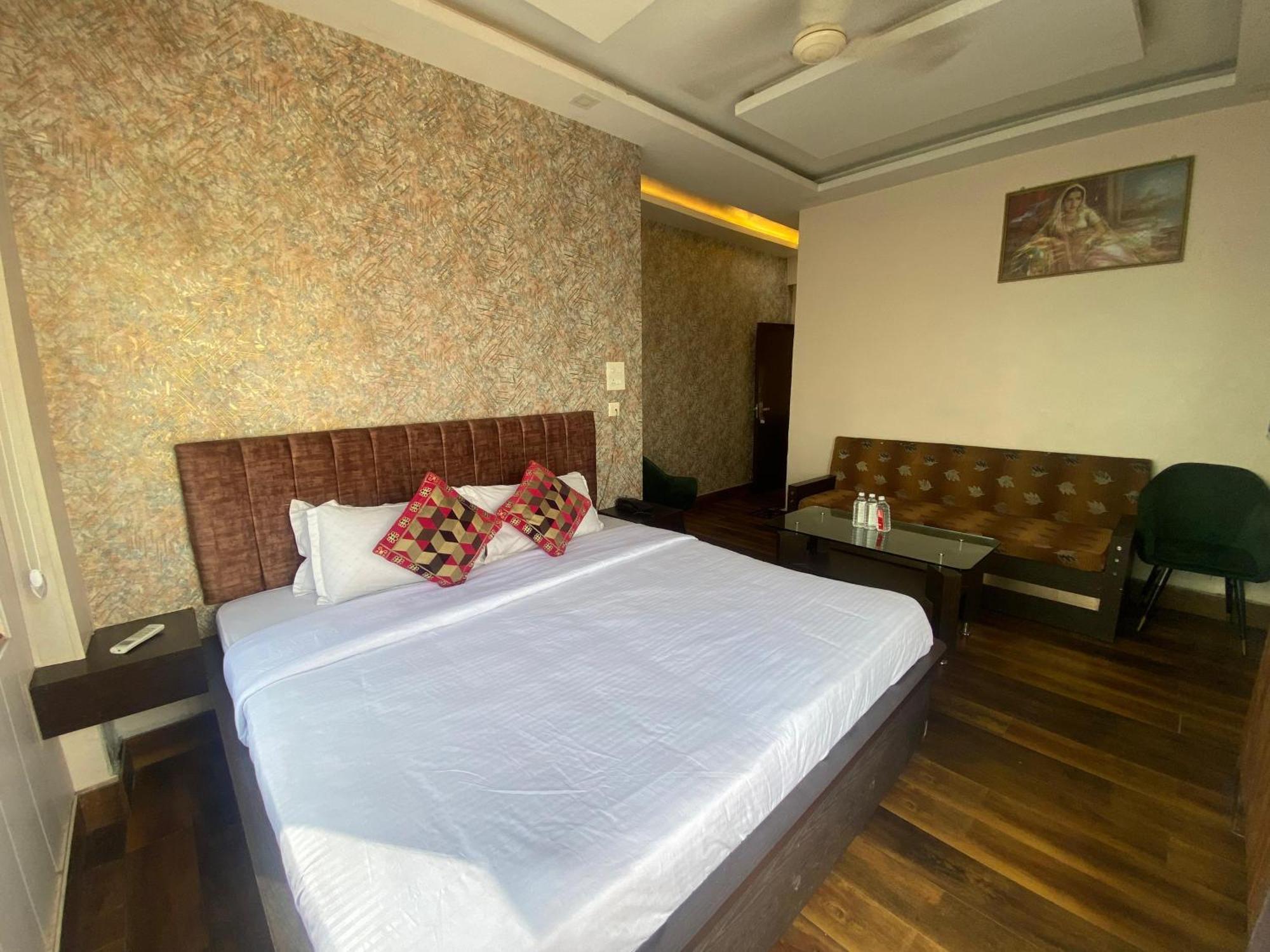 Hotel Sita Palace On Heritage Ghats Of Benaras Varanasi Exterior foto
