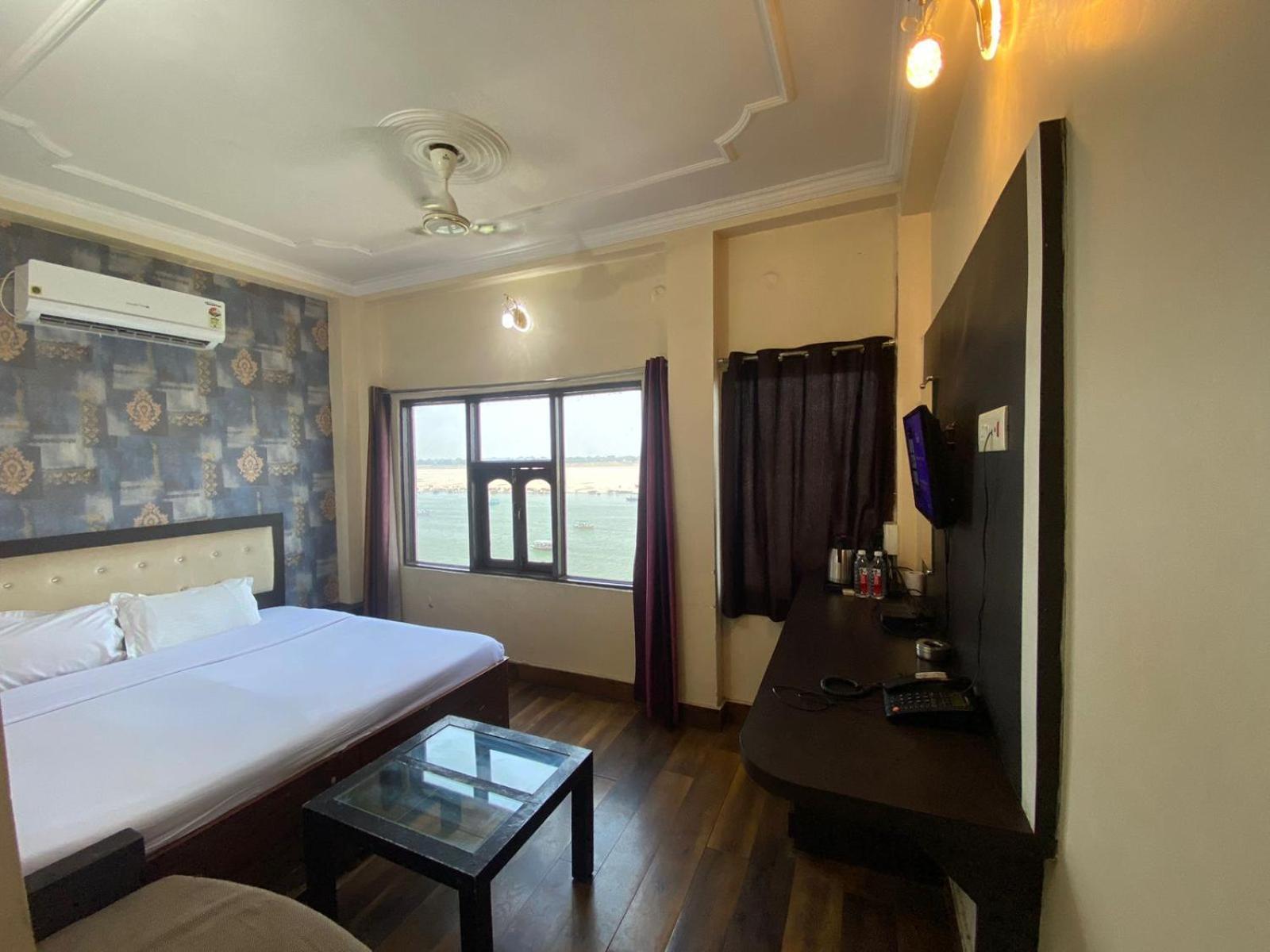 Hotel Sita Palace On Heritage Ghats Of Benaras Varanasi Exterior foto