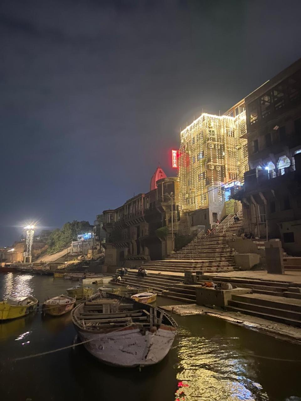 Hotel Sita Palace On Heritage Ghats Of Benaras Varanasi Exterior foto