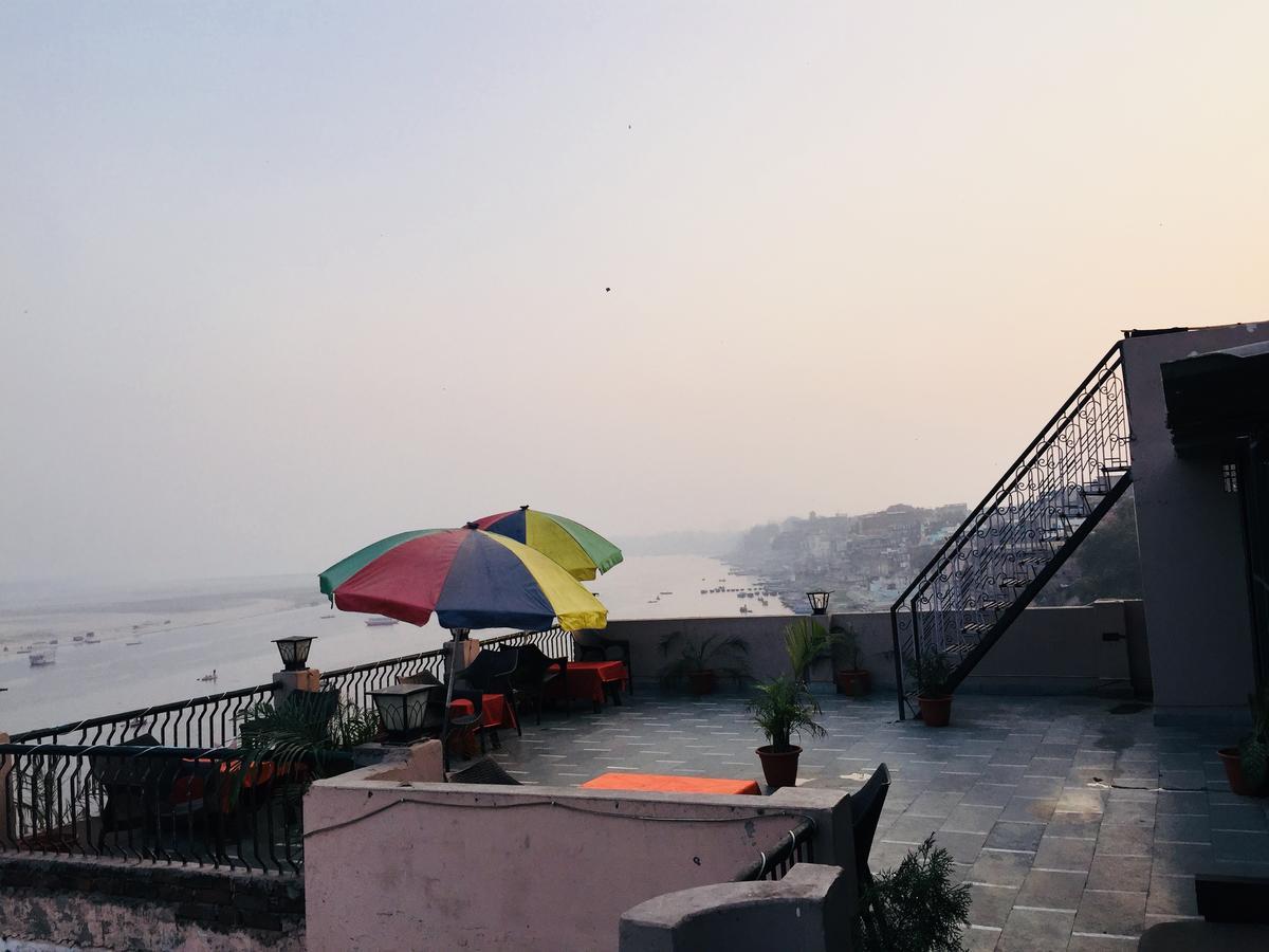 Hotel Sita Palace On Heritage Ghats Of Benaras Varanasi Exterior foto