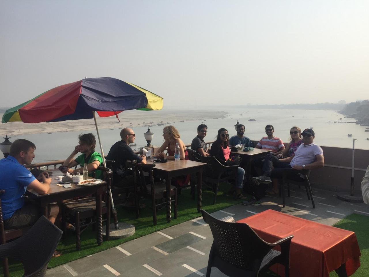 Hotel Sita Palace On Heritage Ghats Of Benaras Varanasi Exterior foto