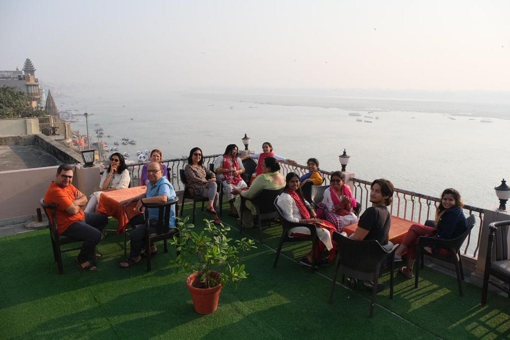 Hotel Sita Palace On Heritage Ghats Of Benaras Varanasi Exterior foto